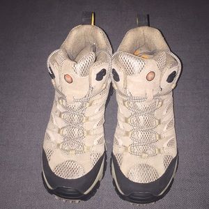 Merrell MOAB Ventilator size 8.5